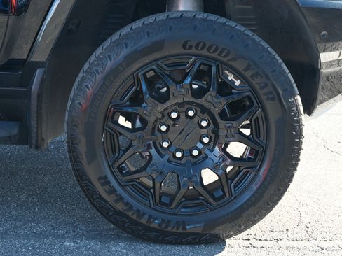 Used 2025 GMC Hummer EV 2X image 14