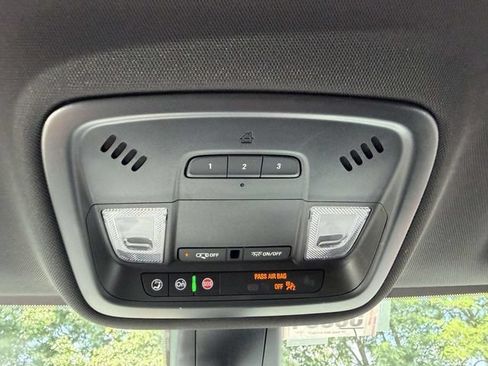 Certified 2023 Chevrolet Traverse LT AWD/4WD image 32