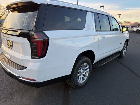 New 2026 Chevrolet Suburban LS image 7