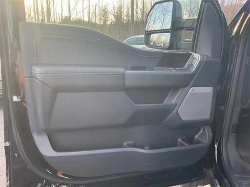 New 2026 Ford F250 Lariat w/ Black Appearance Package image 17