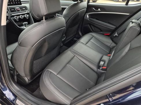 Used 2023 Genesis G70 2.0T RWD image 25
