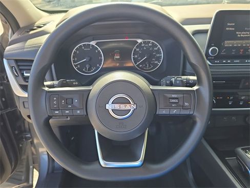 Certified 2023 Nissan Rogue S image 30