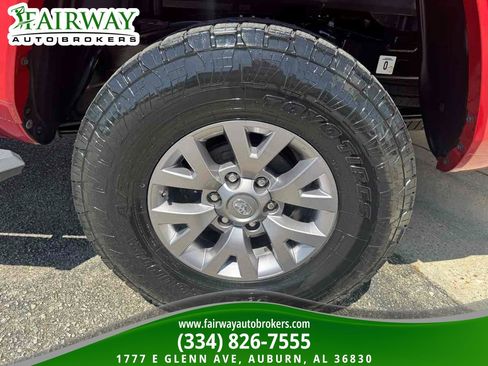 Used 2017 Toyota Tacoma SR5 w/ Tow Package image 30