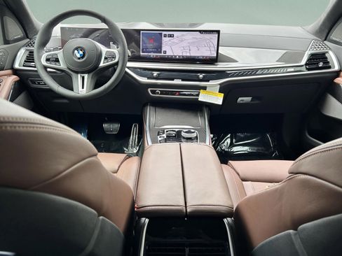Used 2026 BMW X7 M60i image 7
