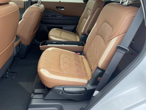 New 2026 Nissan Pathfinder Platinum AWD/4WD image 13