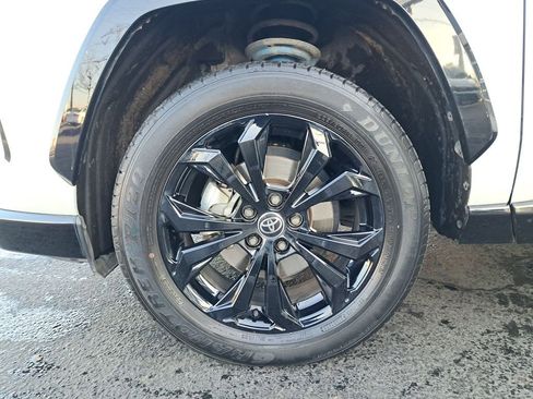 Used 2023 Toyota RAV4 SE w/ Convenience Package image 29