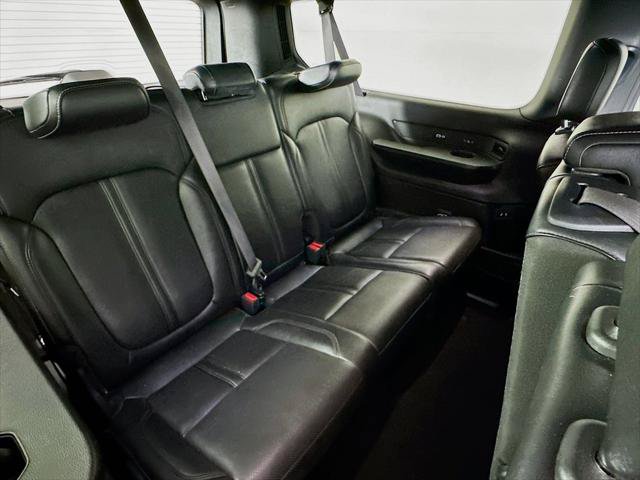 Used 2023 Jeep Wagoneer L Series II AWD/4WD image 24