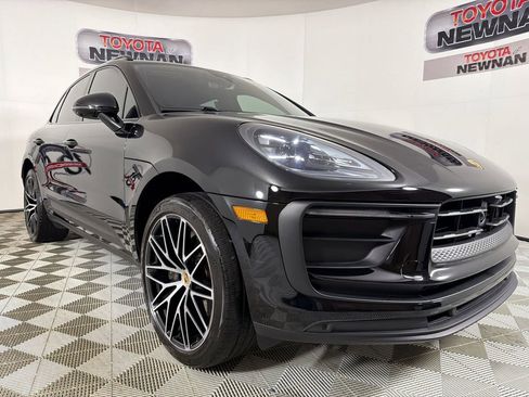 Used 2023 Porsche Macan Turbo image 1