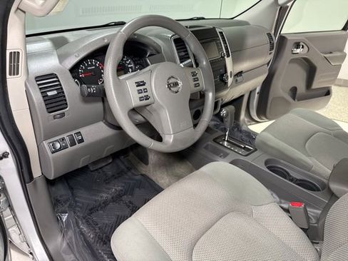 Used 2016 Nissan Frontier SV image 8