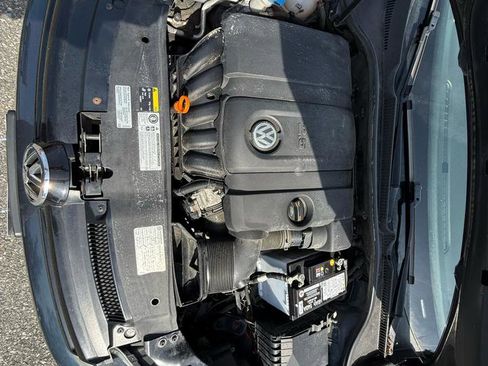 Used 2013 Volkswagen Golf 4-Door image 32