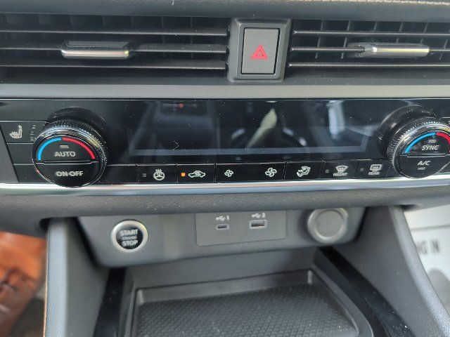 Certified 2023 Nissan Rogue SV w/ SV Premium B Package AWD/4WD image 18