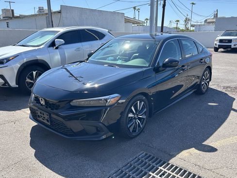 Certified 2024 Honda Civic EX-L image 2