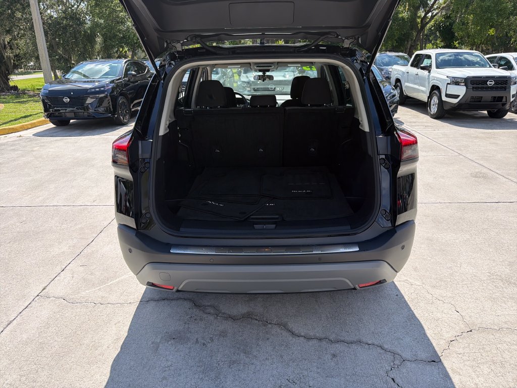 Certified 2023 Nissan Rogue SV FWD image 33