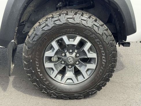 Used 2023 Toyota Tacoma TRD Off-Road w/ Technology Package AWD/4WD image 26