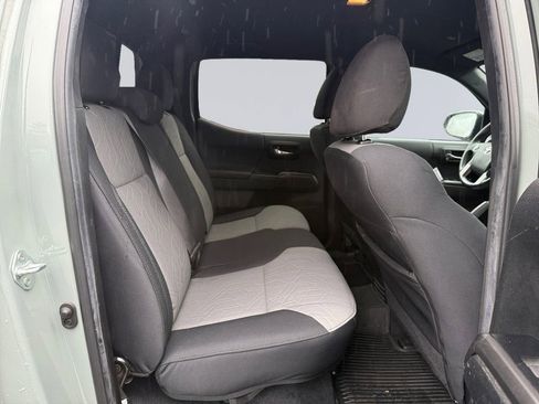 Used 2023 Toyota Tacoma TRD Off-Road image 18