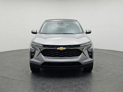 Used 2025 Chevrolet TrailBlazer LT image 2