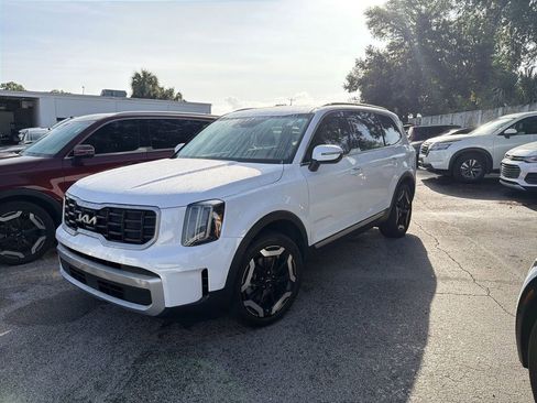 Used 2024 Kia Telluride S w/ S Sunroof Package image 7