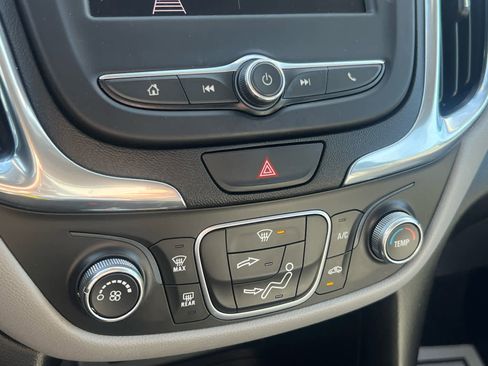 Used 2020 Chevrolet Equinox LT image 19