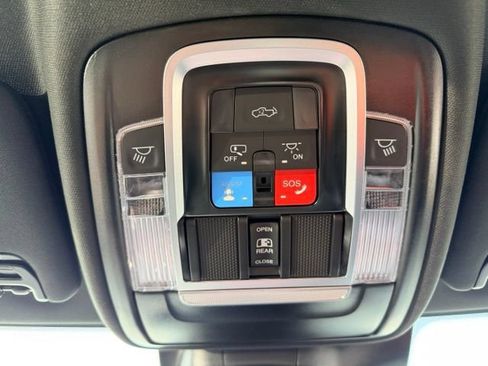 Used 2025 RAM 2500 Laramie AWD/4WD image 19