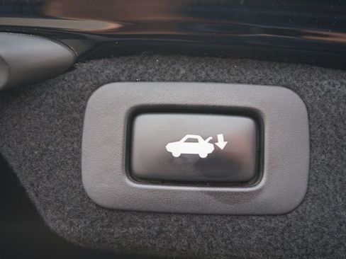 Used 2017 Lexus LS 460 image 9