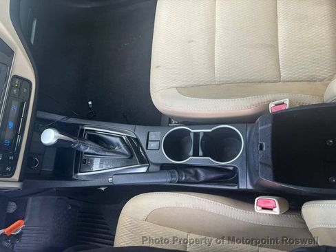 Used 2018 Toyota Corolla LE FWD image 24