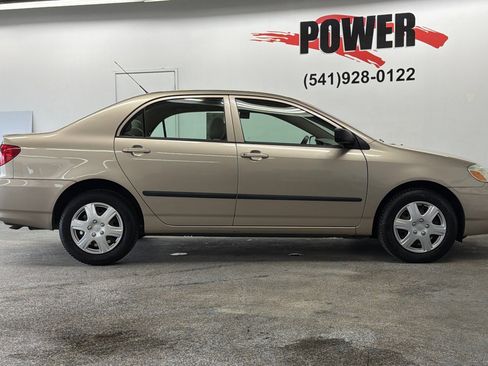 Used 2005 Toyota Corolla CE image 2