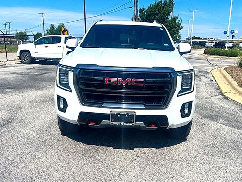 Used 2024 GMC Yukon XL AT4 w/ Technology Package AWD/4WD image 2