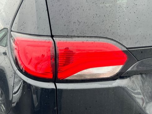 Used 2019 Chrysler Pacifica Touring Plus w/ S Appearance Package image 15