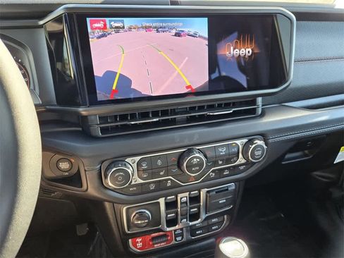 New 2025 Jeep Wrangler Unlimited Rubicon w/ XTREMEE 35" Tire Package image 18