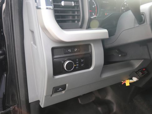 Used 2023 Ford F550 4x4 Regular Cab Super Duty image 34