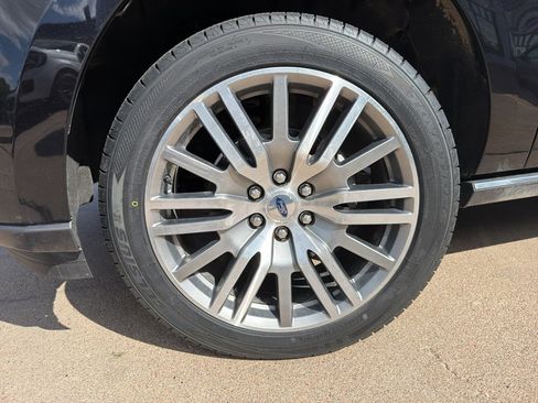 Used 2024 Ford Expedition Max Limited AWD/4WD image 4