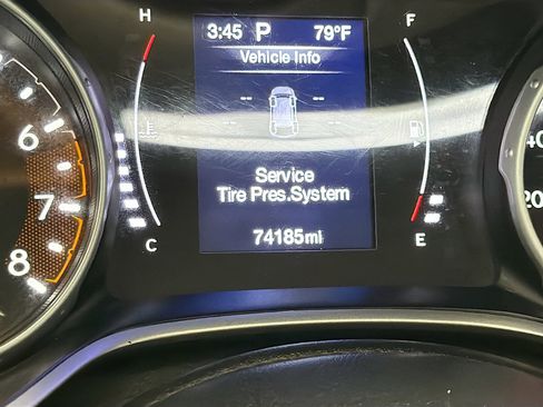 Used 2021 Jeep Compass Latitude w/ Sun and Sound Group FWD image 8