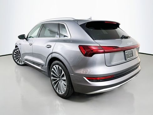 Used 2019 Audi e-tron Prestige w/ Prestige Package image 5