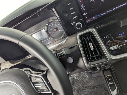 Used 2023 Kia Sorento X-Line EX image 24