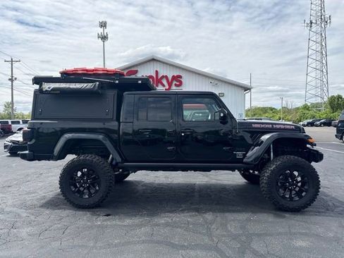 Used 2022 Jeep Gladiator Overland AWD/4WD image 2
