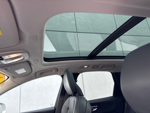 Certified 2022 Volvo XC60 B5 Inscription w/ Climate Package image 26