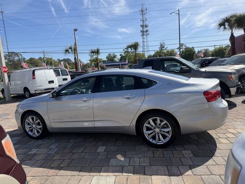 Used 2016 Chevrolet Impala LT w/ Convenience Package image 9