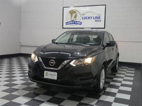 Used 2021 Nissan Rogue Sport S image 4