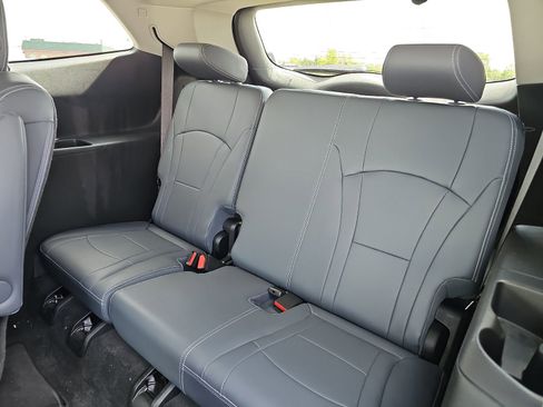 Used 2018 Buick Enclave Essence w/ Trailering Package AWD/4WD image 23
