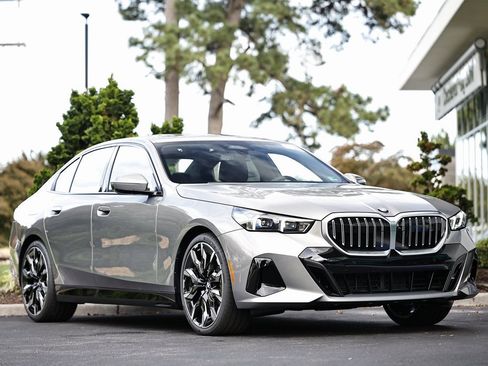 New 2026 BMW 530i w/ M Sport Package image 1