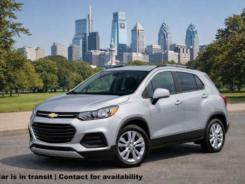 Used 2018 Chevrolet Trax LT w/ Redline Edition FWD image 1