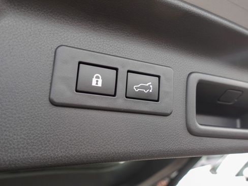 Used 2025 Subaru Forester Limited image 26