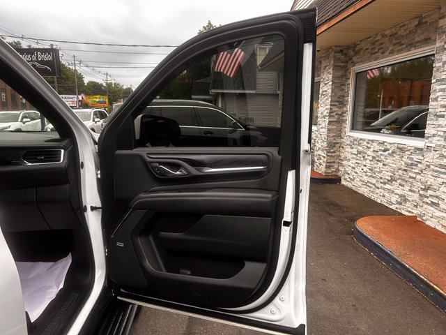 Used 2021 GMC Yukon Denali w/ Denali Premium Package AWD/4WD image 14