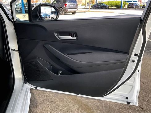 Used 2021 Toyota Corolla LE image 22