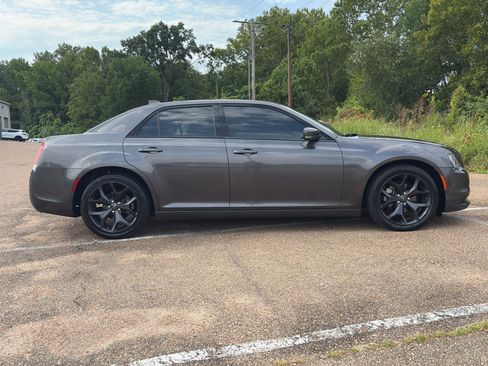 Used 2023 Chrysler 300 S RWD image 27