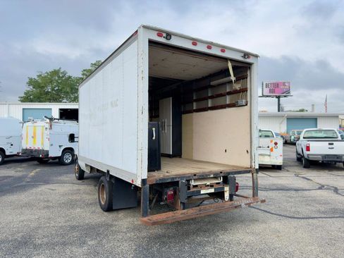 Used 2003 Ford E-350 and Econoline 350 Super Duty image 3