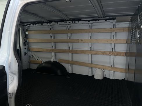 Used 2024 GMC Savana 2500 w/ Driver Convenience Package image 12
