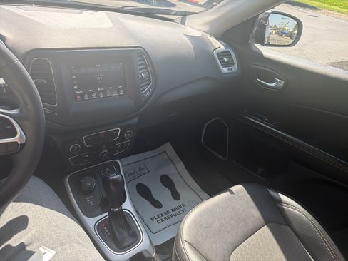 Used 2021 Jeep Compass Latitude AWD/4WD image 22