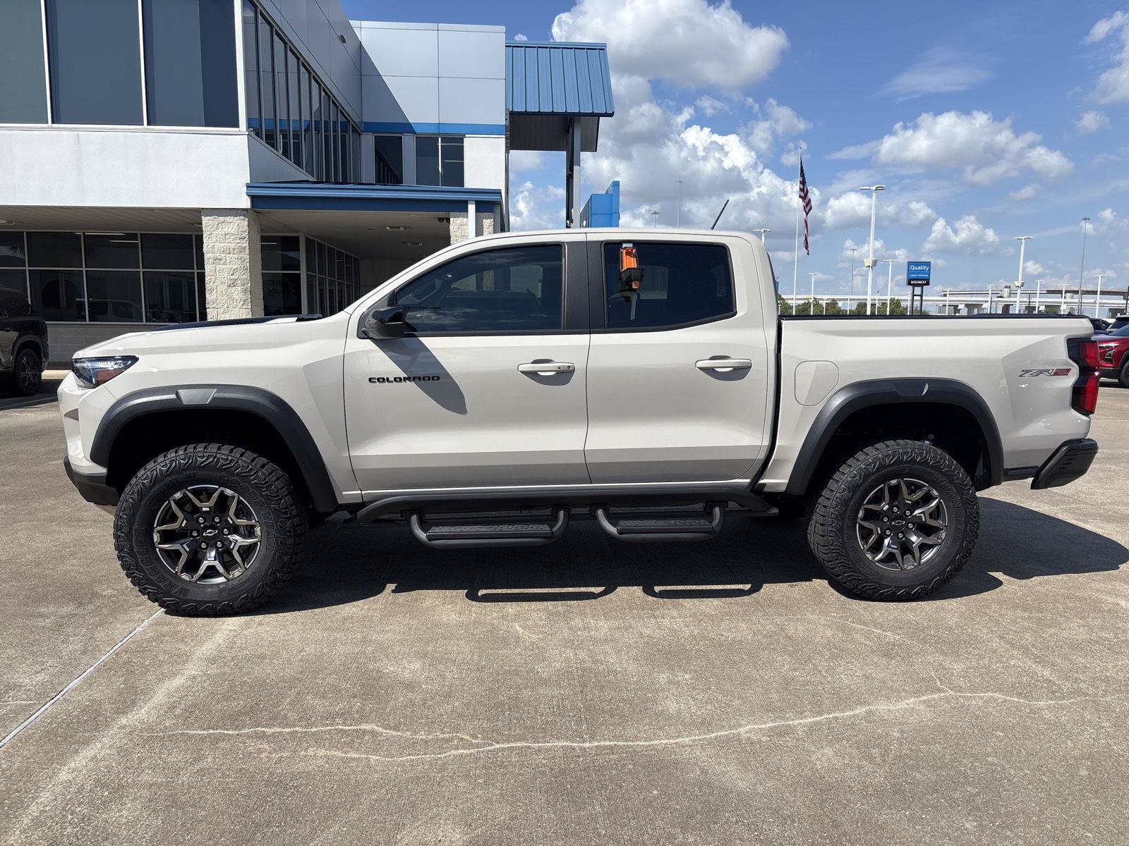 New 2026 Chevrolet Colorado ZR2 AWD/4WD image 3