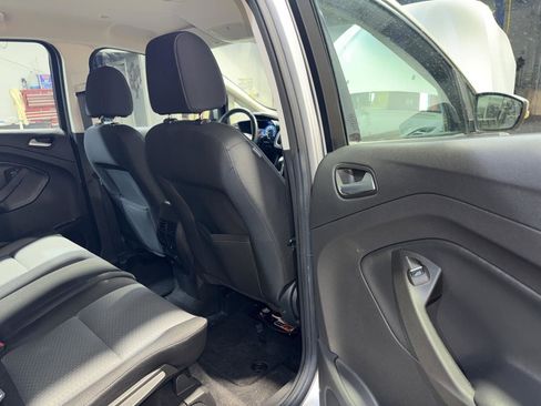 Used 2017 Ford C-MAX Energi SE image 23